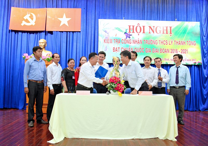 HỘI NGHỊ - Kiểm tra công nhận trường THCS Lý Thánh Tông đạt chuẩn Quốc gia giai đoạn 2016 - 2021. 
